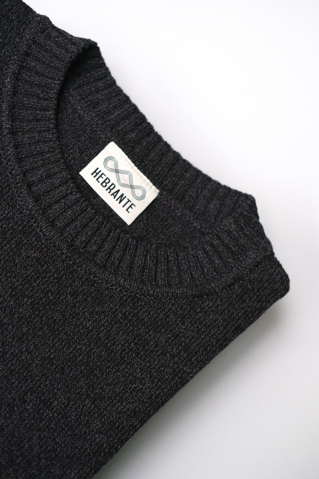 SUÉTER  GRIS NEGRO CUELLO REDONDO