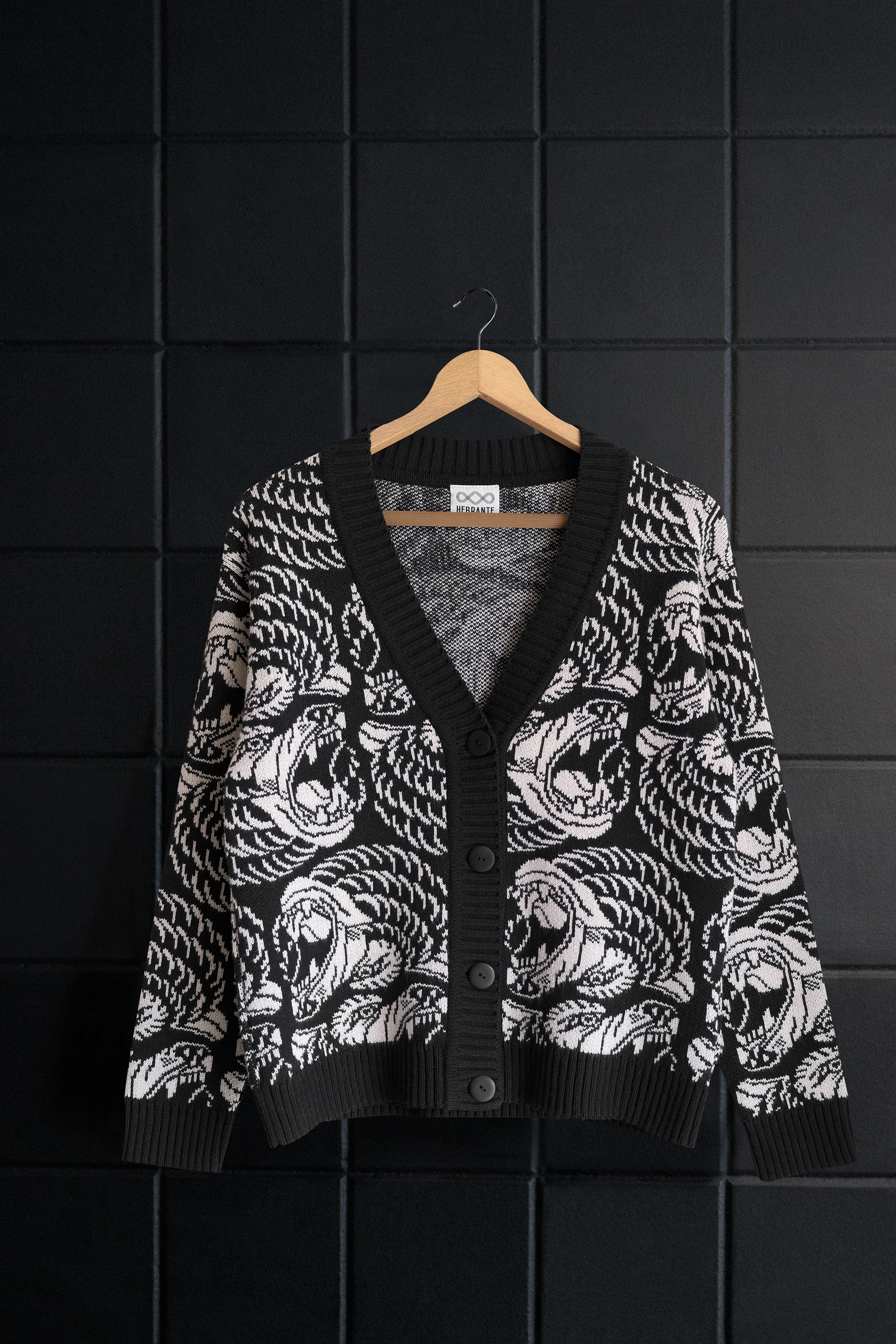 CARDIGAN OSO ANDINO BLANCO Y NEGRO