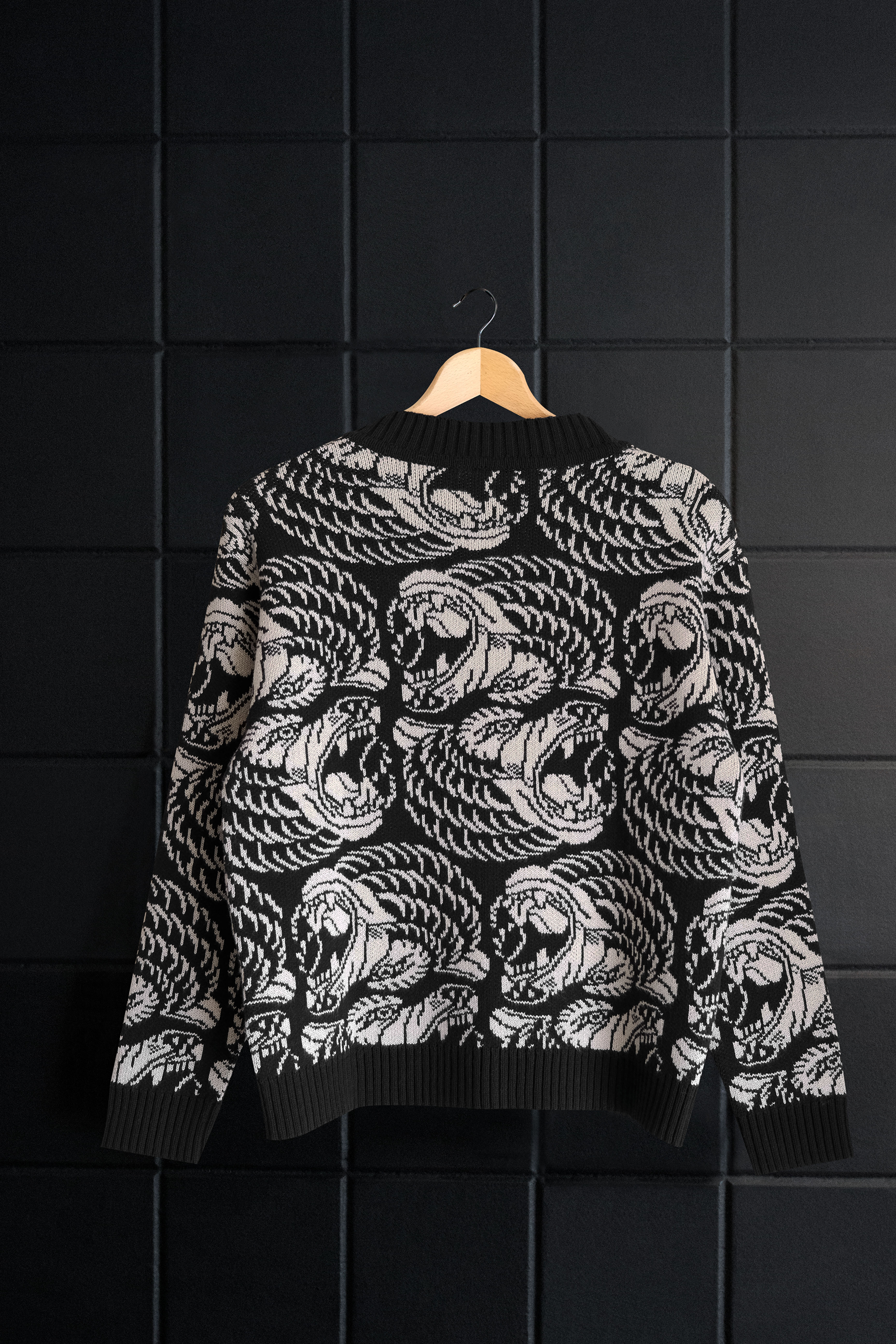 CARDIGAN OSO ANDINO BLANCO Y NEGRO